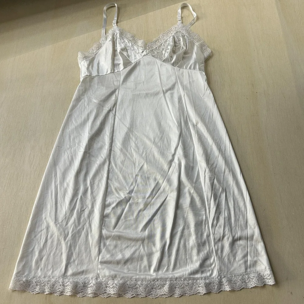 Vintage Satin Nylon Full Slip Womens Medium Lace Trim Adjustable Strap Lingerie